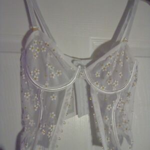 Chic White Floral Lace Chemise